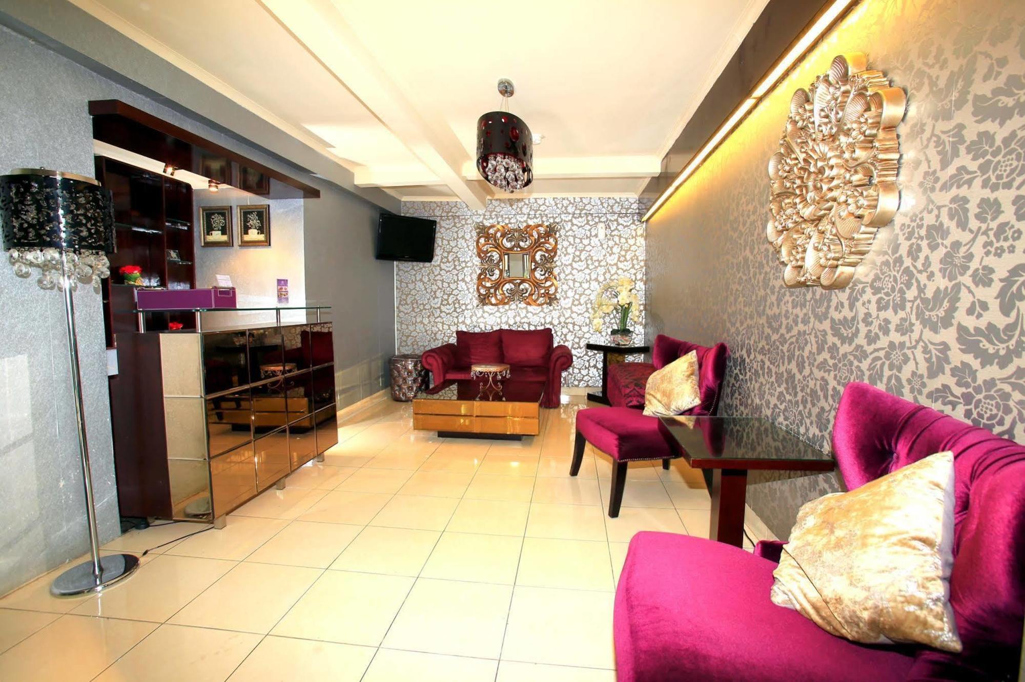 Reddoorz Plus @ Karet Setiabudi Jakarta Exterior foto