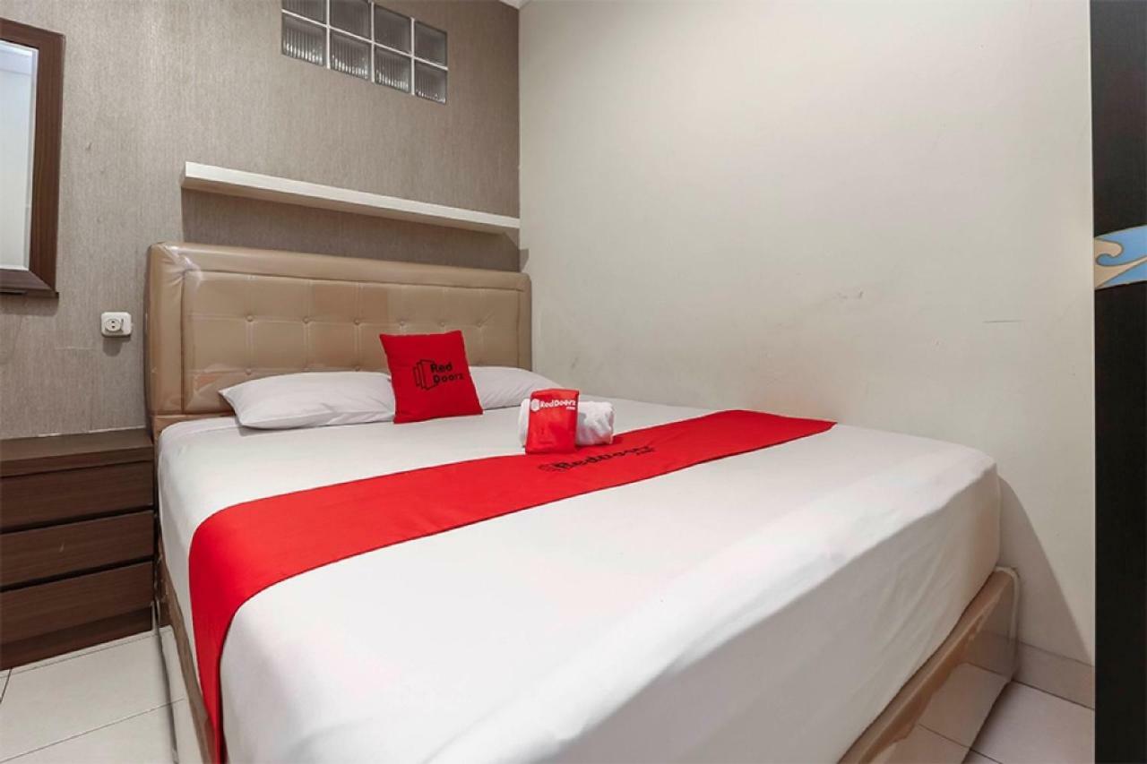 Reddoorz Plus @ Karet Setiabudi Jakarta Exterior foto